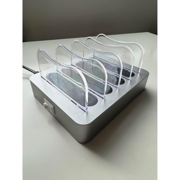 4 Port Charging Station - Picture 4 of 4